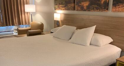 Days Inn by Wyndham Carroll