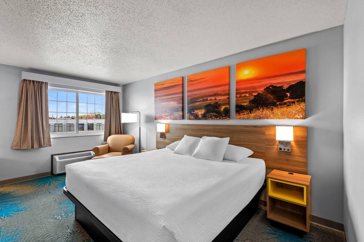 Desk, iron/ironing board, free cots/infant beds, rollaway beds