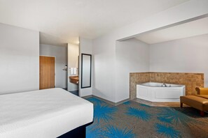 Jetted bathtub - Days Inn by Wyndham Carroll (Carroll)