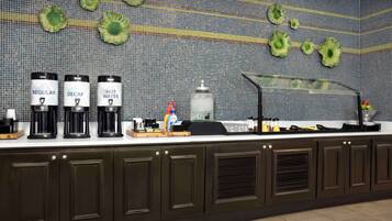 Desayuno a la carta todos los días (con cargo)