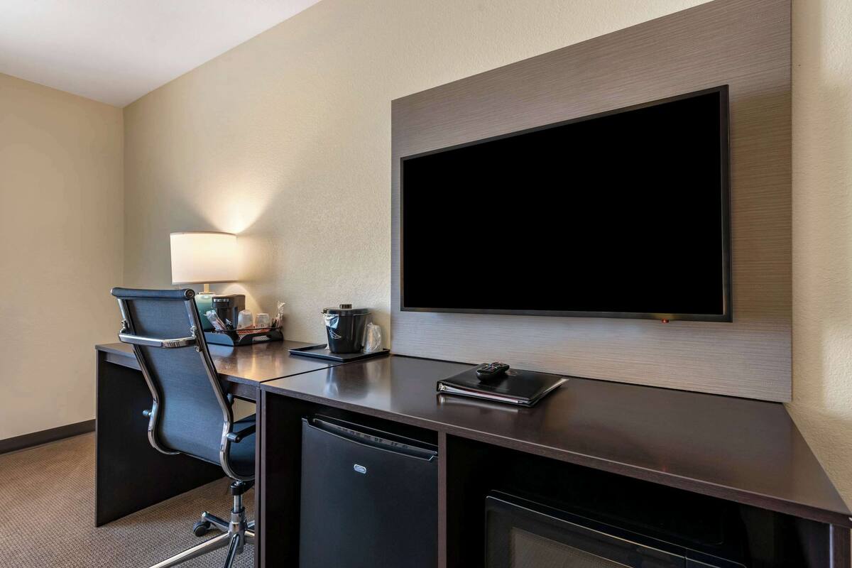 desk, iron/ironing board, free cots/infant beds, free wifi