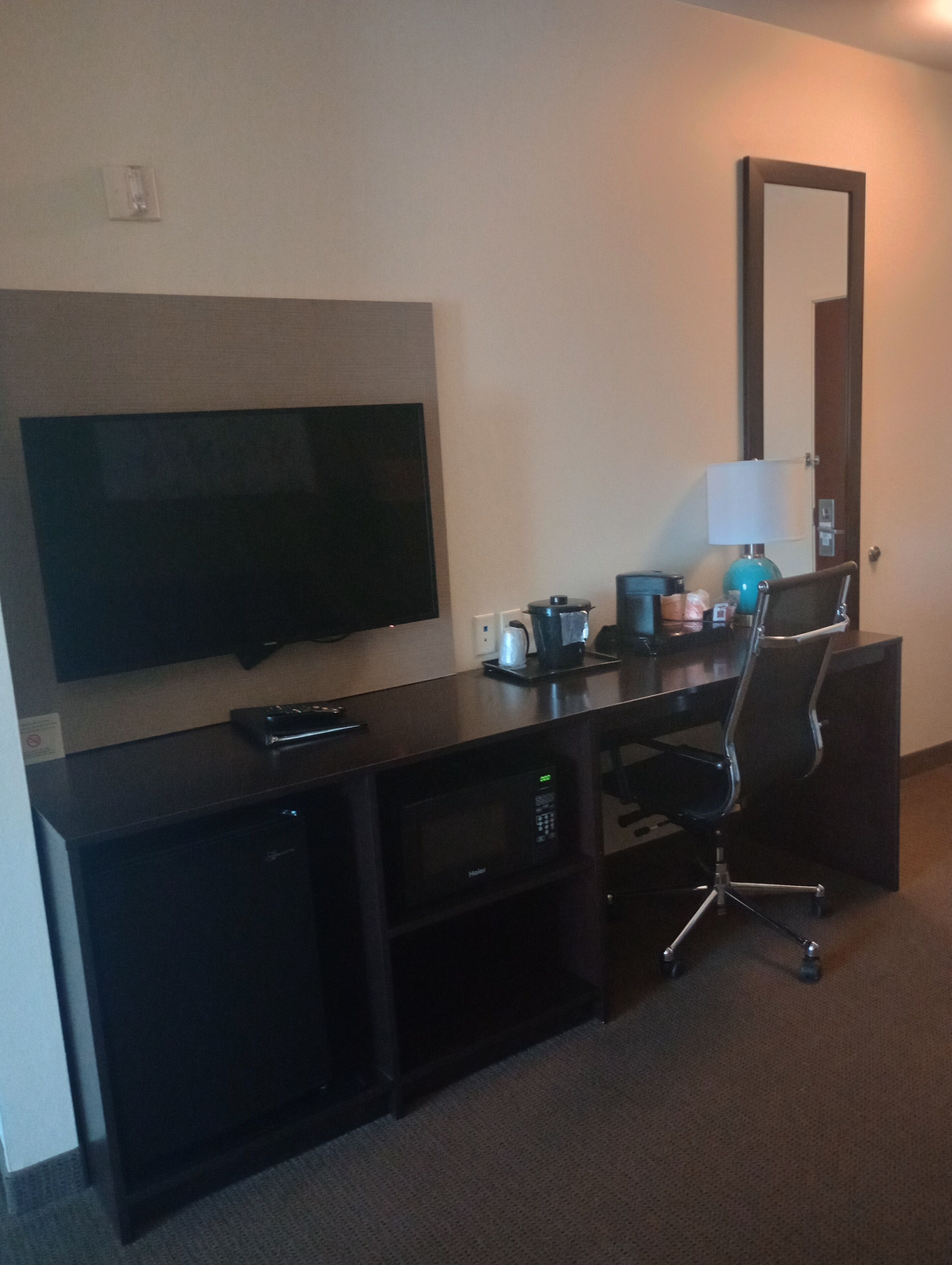 suite, 1 king bed, accessible, non smoking | desk, iron/ironing board, free cots/infant beds, free wifi