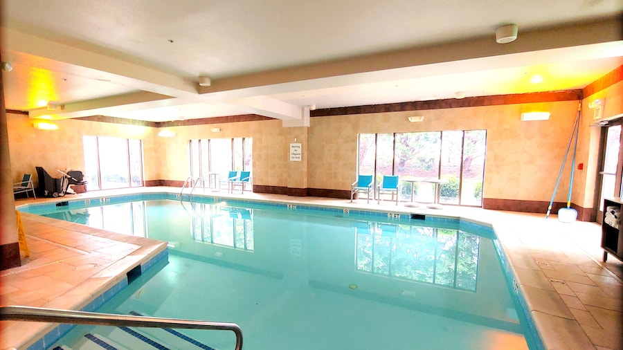 Holiday Inn Express & Suites Clear Spring by IHG