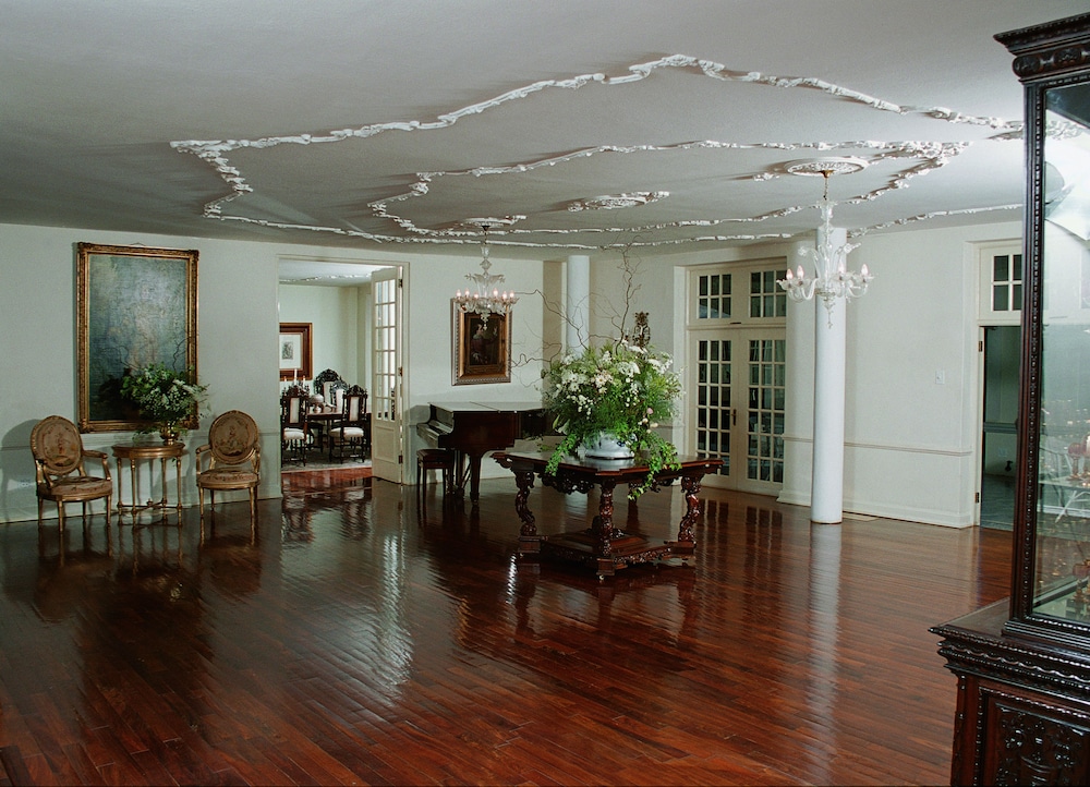 Illyria House by null