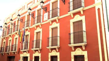 Fachada de la propiedad