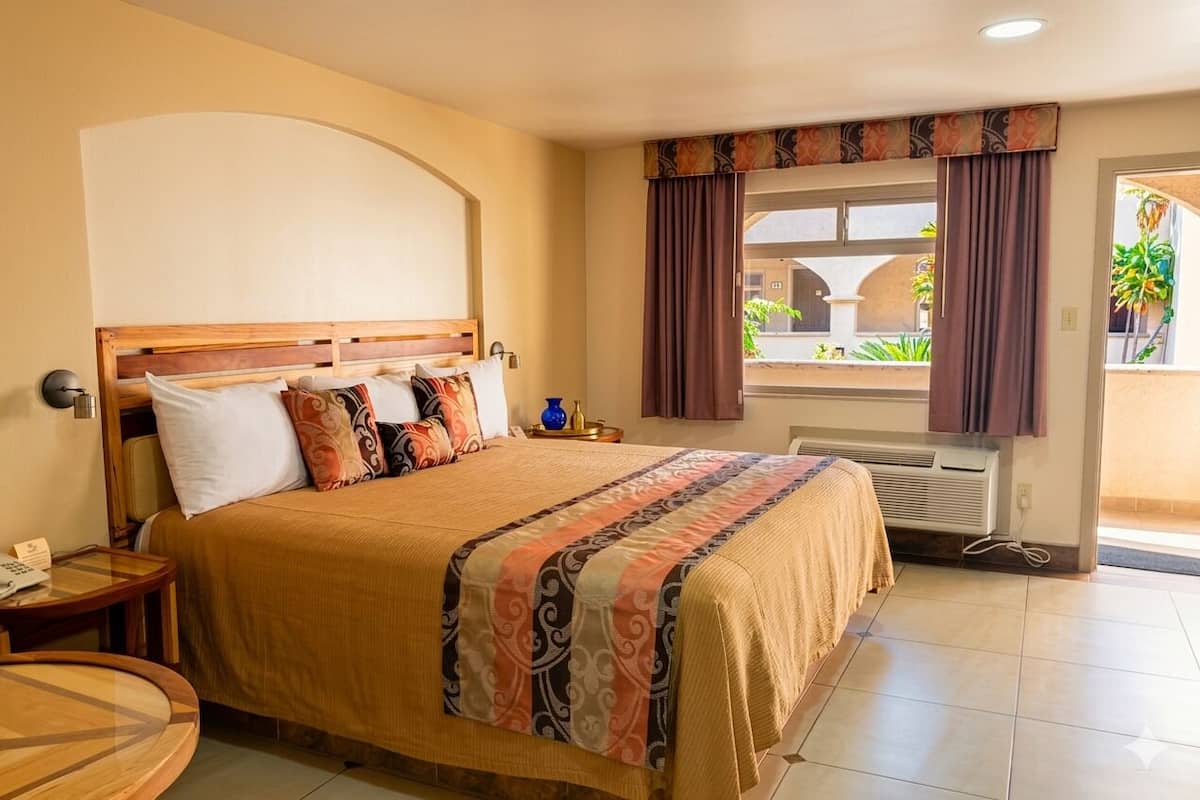 Deluxe Single Room | Desk, iron/ironing board, free wired internet, bed sheets