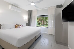 Leilighet, 2 soverom, havutsikt | Sengetøy av topp kvalitet, blendingsgardiner og strykejern/-brett