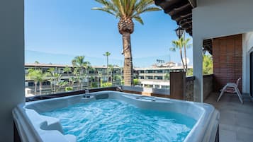 Master Suite California King , only adults | Tina de hidromasaje privada