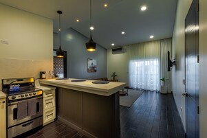 Master Suite California King , only adults | Private kitchenette | Coffee/tea maker