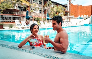 Poolbar