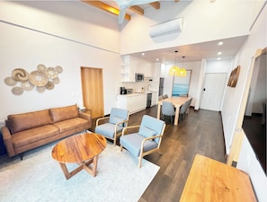 Junior Suite | Living area