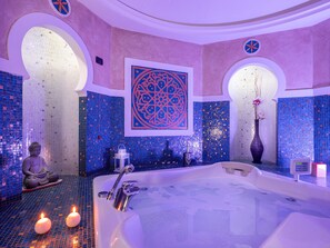 Salas de tratamientos para parejas, sauna, bañera de hidromasaje 