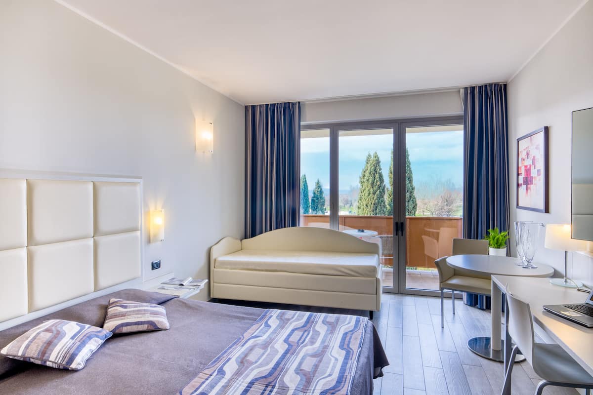 standard double or twin room (main building) | 1 bedroom, minibar, in-room safe, desk