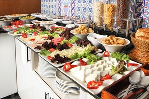 Bao gồm bữa sáng buffet hàng ngày 