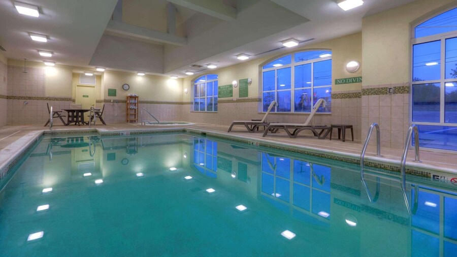 Country Inn & Suites by Radisson, Fredericksburg, VA