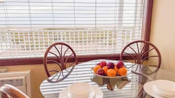 Premium Room, 1 King Bed with Sofa bed, Beach View (LARGO) | Beach/ocean view