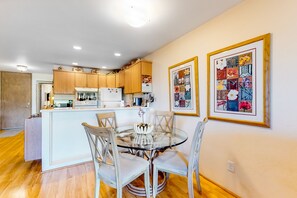 Condo, 1 Bedroom | Private kitchen
