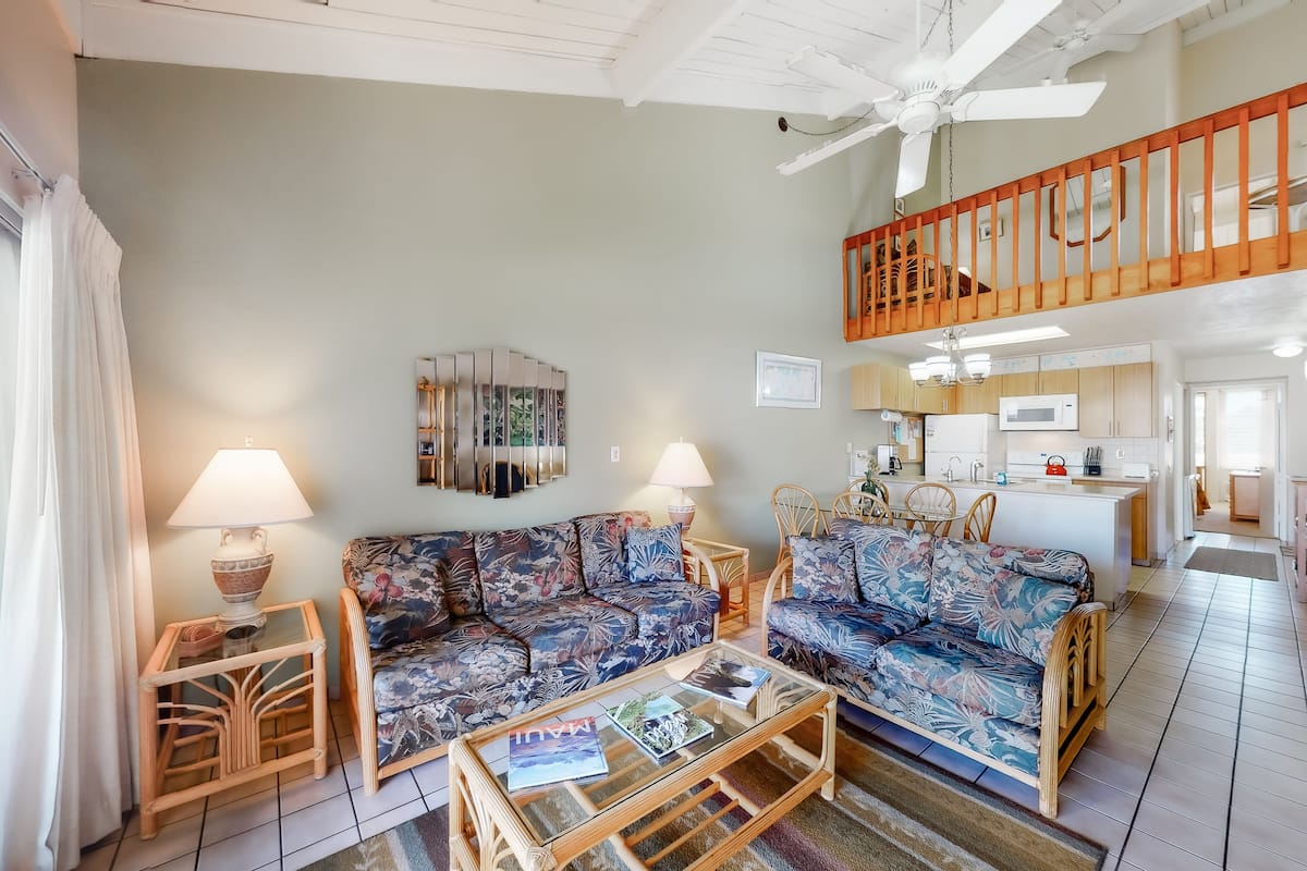 Suite, 2 Bedrooms | Living room