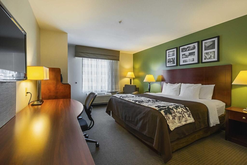 Schreibtisch, laptopgeeigneter Arbeitsplatz, Verdunkelungsvorhänge