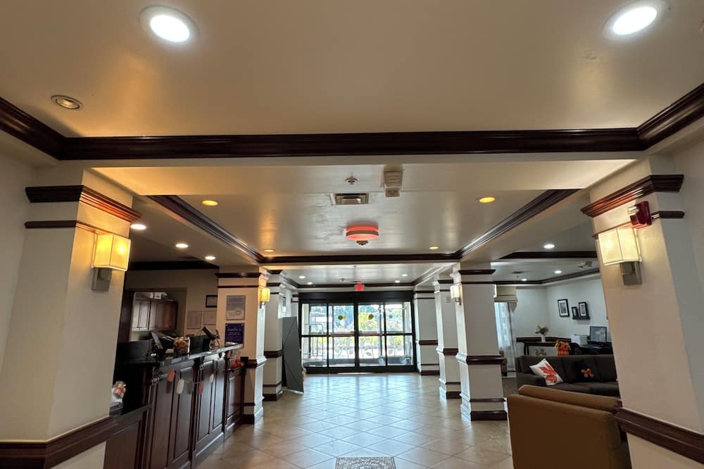 Sleep Inn & Suites Manchester near Arnold AFB
