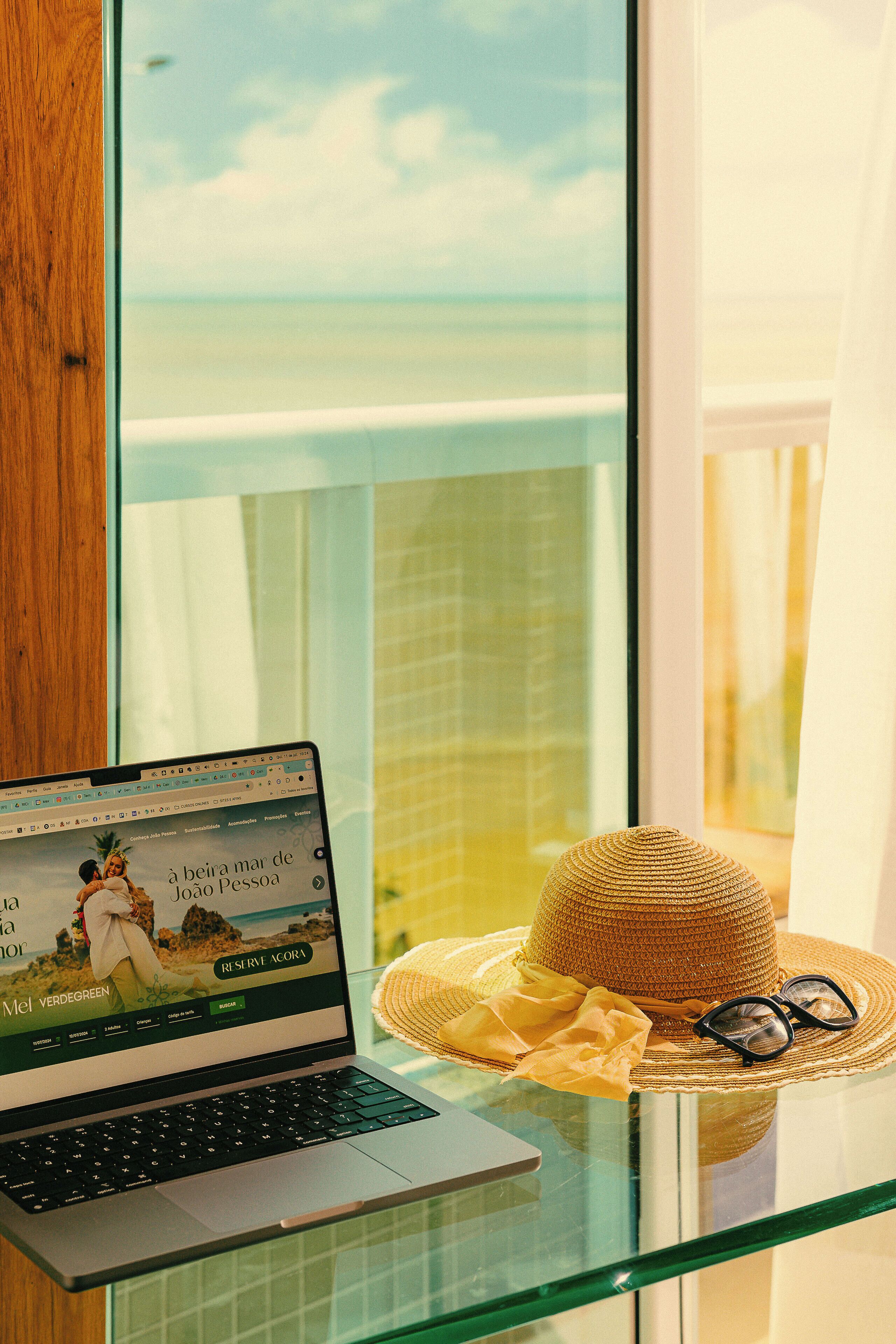 Standard Room 2 | Minibar, in-room safe, laptop workspace, blackout drapes