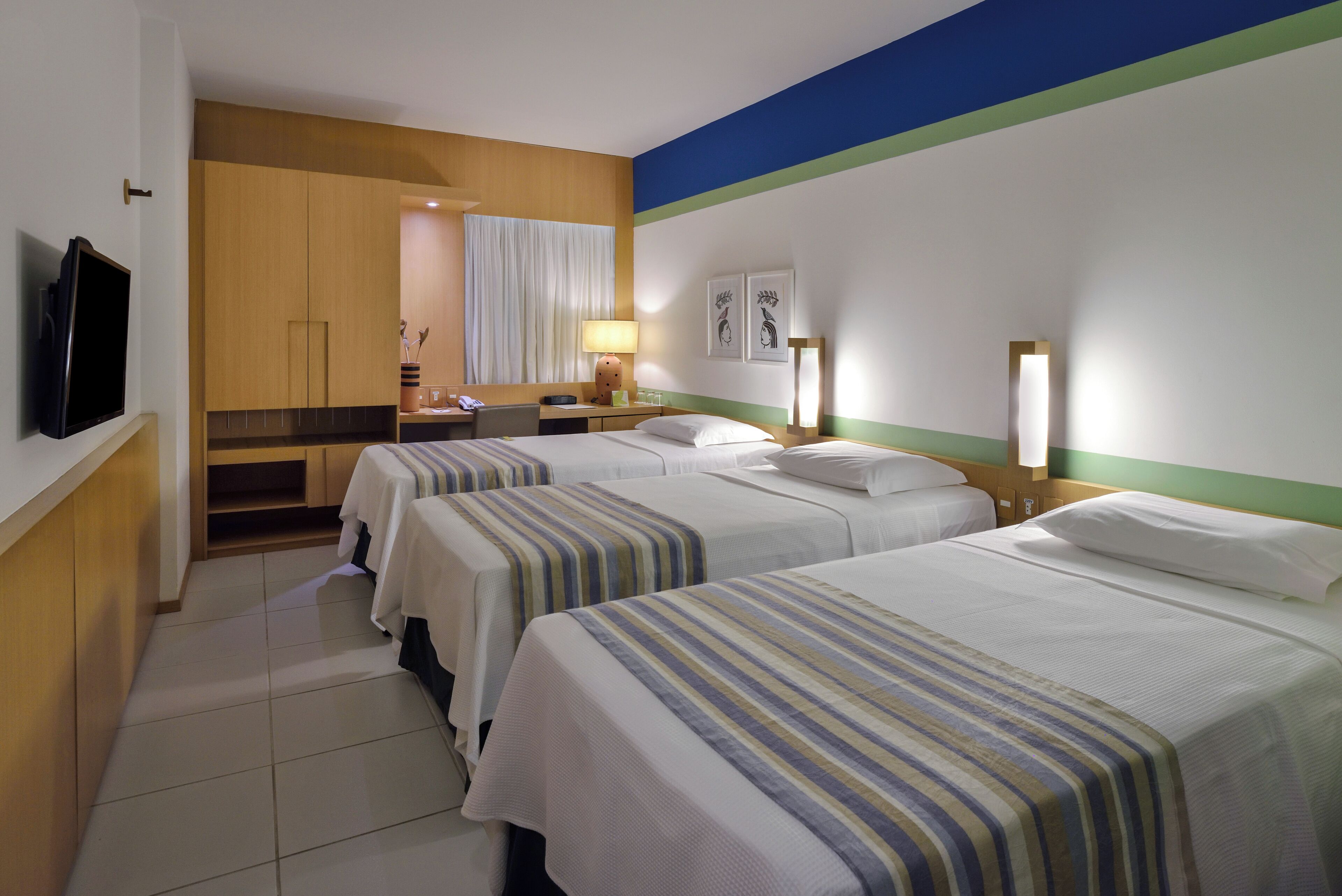 Minibar, in-room safe, laptop workspace, blackout curtains