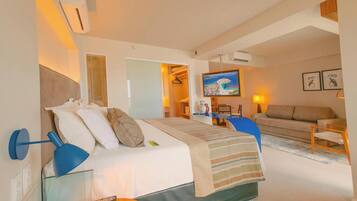 Standard Room 2 | Frigobar, cofres nos quartos, espaço de trabalho para notebook