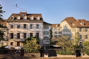 숙박 시설 정면