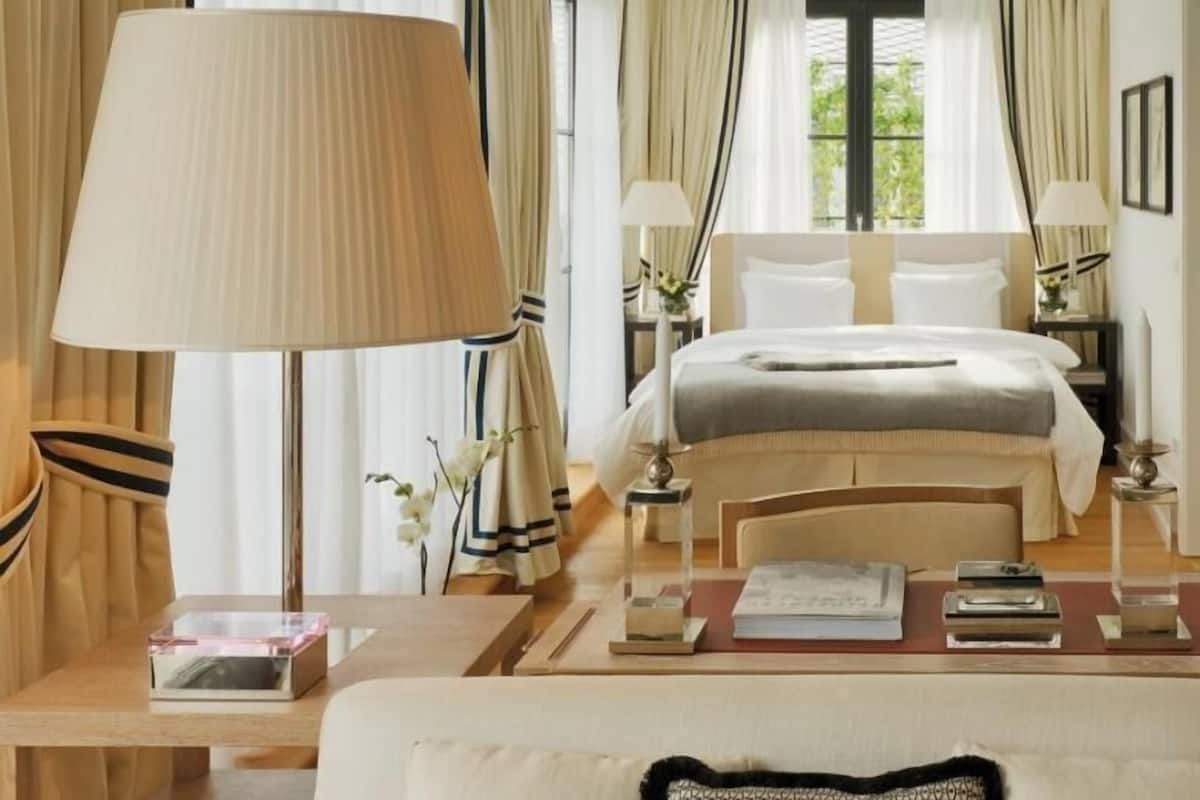 penthouse | premium bedding, free minibar items, in-room safe, soundproofing