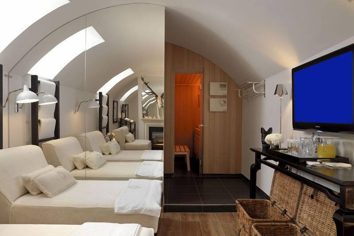 massage/treatment rooms, massages