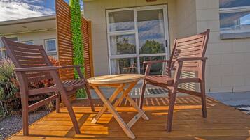 Comfort Suite, 1 King Bed, Mountain View | Terrace/patio