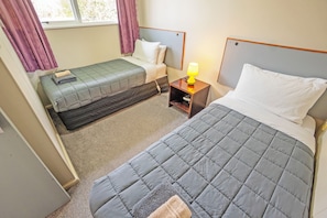 Family Apartment | In-room safe, iron/ironing board, free WiFi, bed sheets
