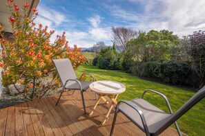 Perhehuoneisto, 2 makuuhuonetta, patio, vuoristonäköala | Terassi/patio