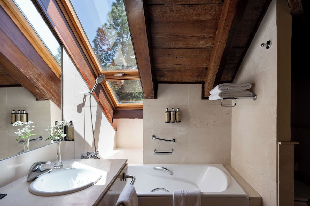 1 bedroom, down duvets, minibar, in-room safe