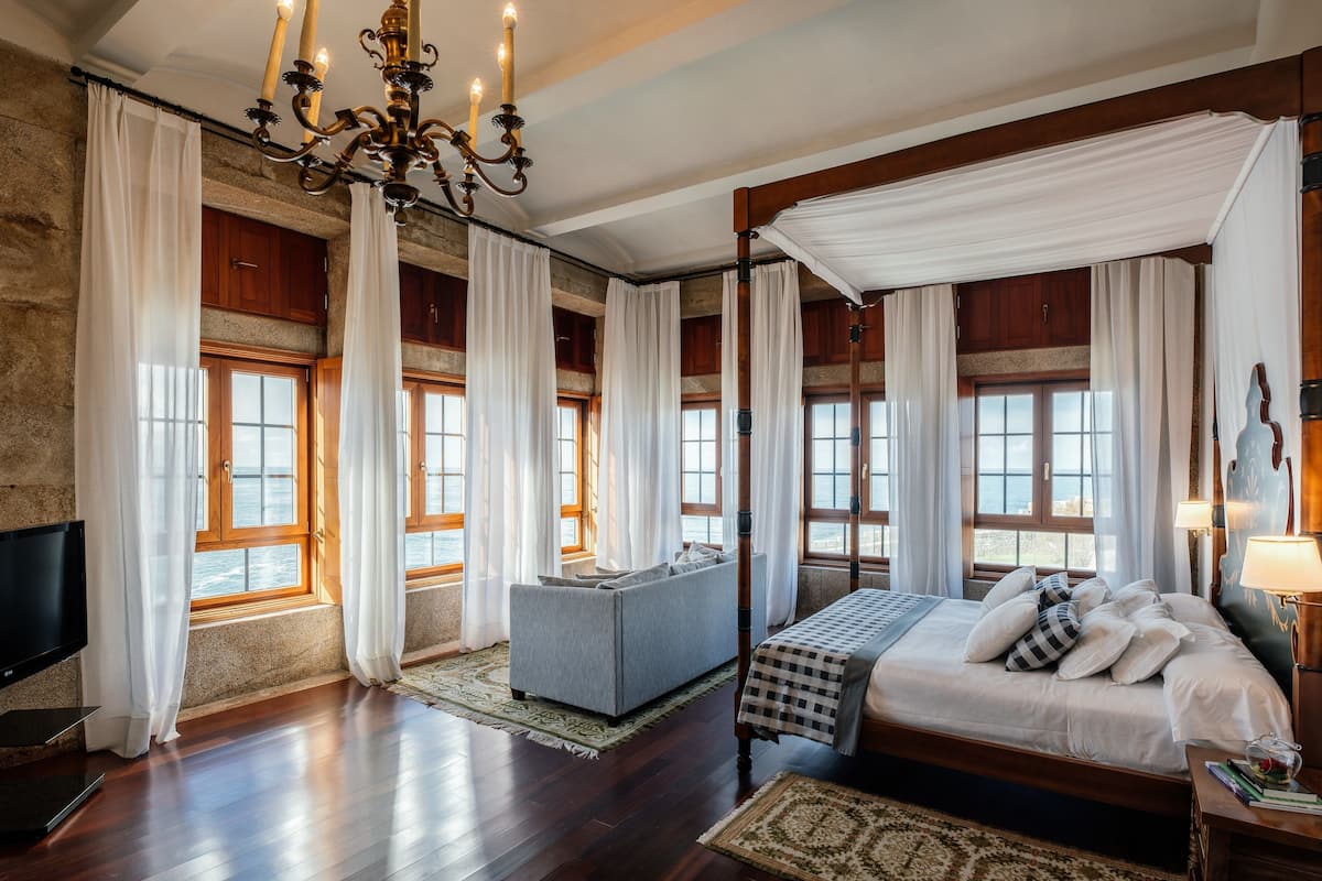 suite | 1 bedroom, minibar, in-room safe, desk