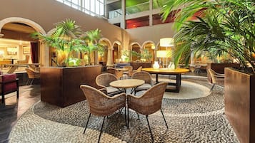 Télévision à écran plat de 30 pouces avec chaßnes par satellite