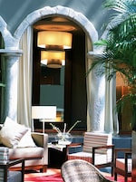 Área de estar no saguão