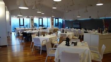 Daily buffet breakfast (EUR 19 per person)