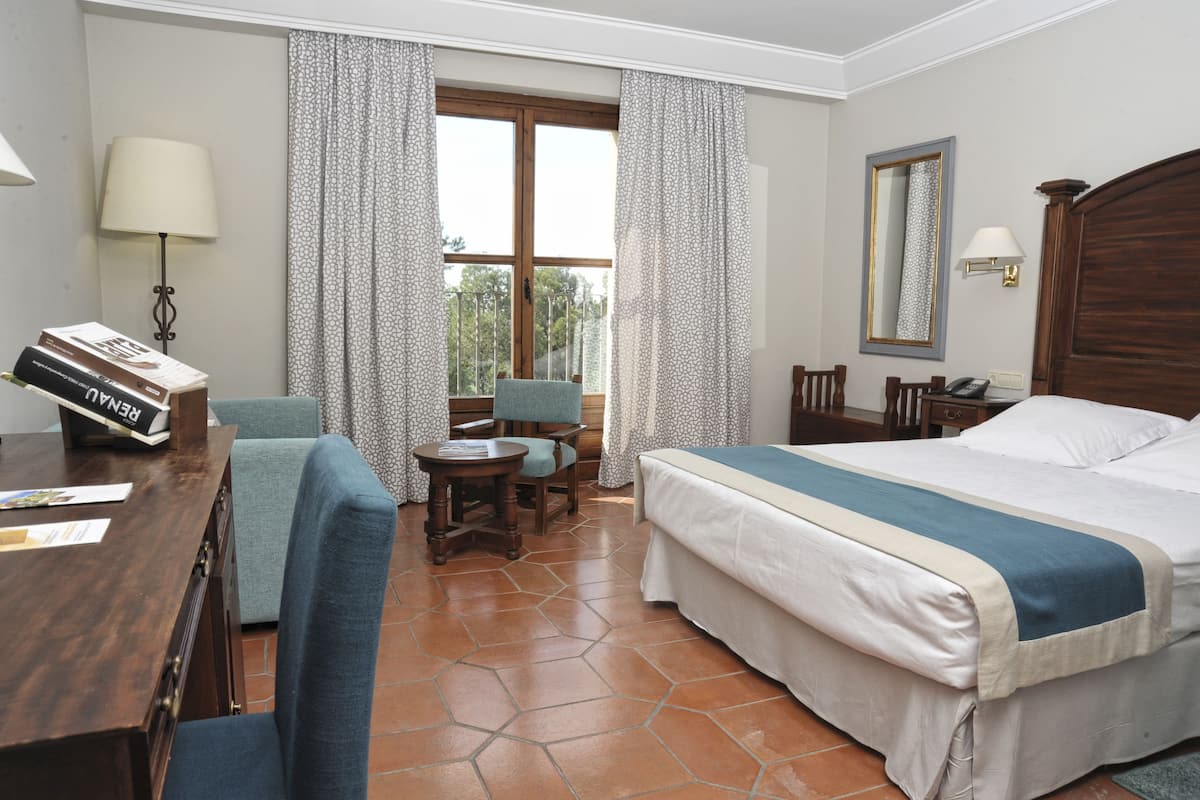 1 bedroom, premium bedding, minibar, in-room safe