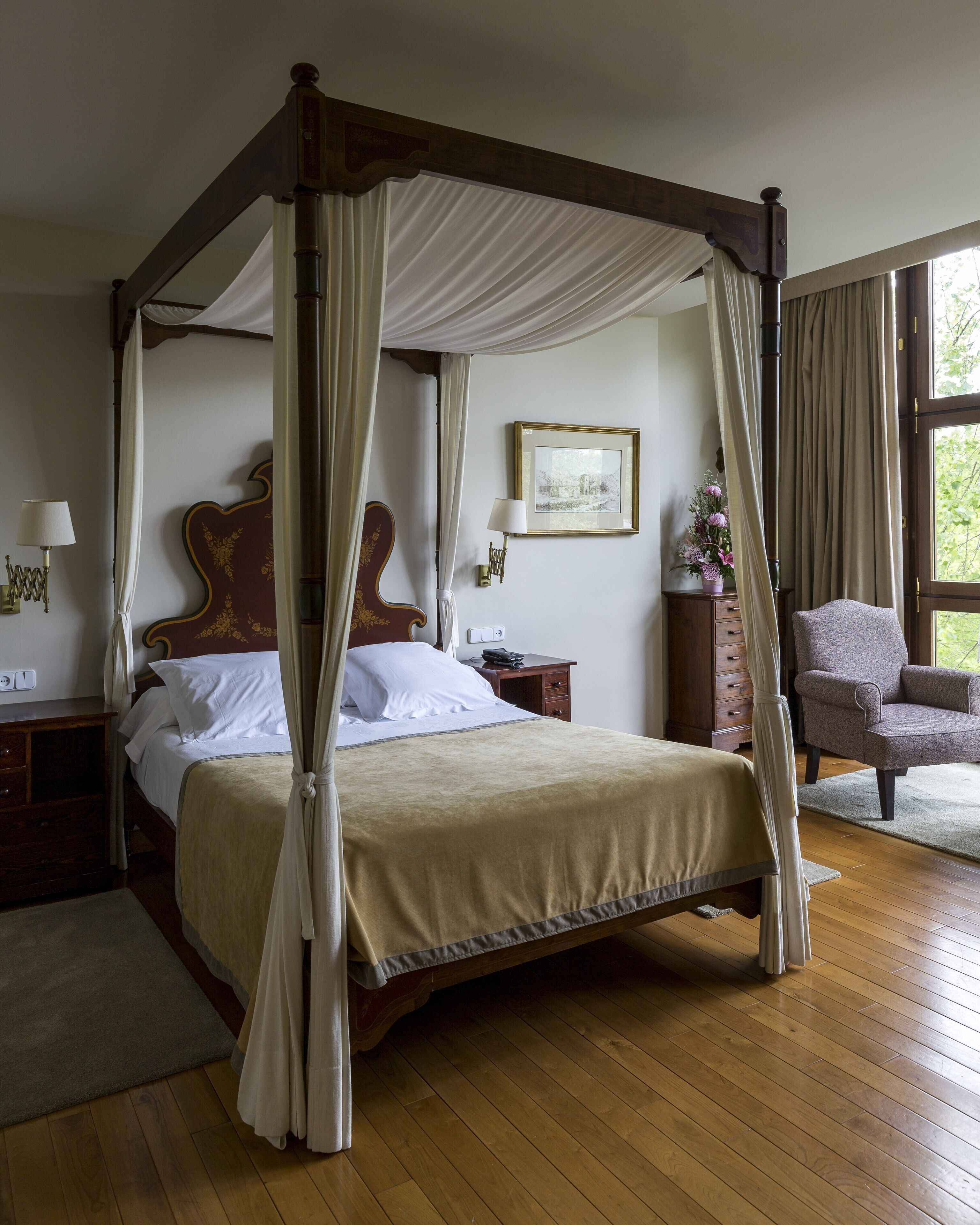 superior double room | premium bedding, minibar, in-room safe, desk