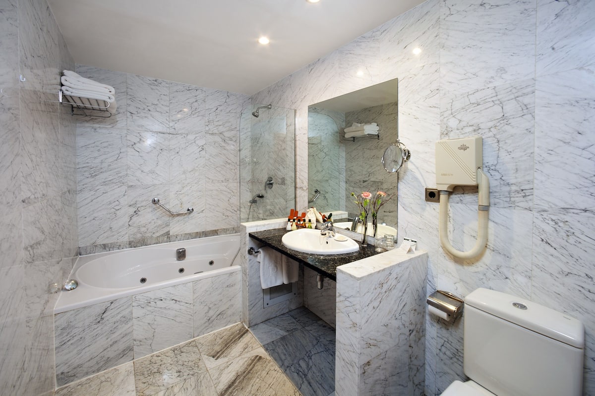 free toiletries, hair dryer, towels