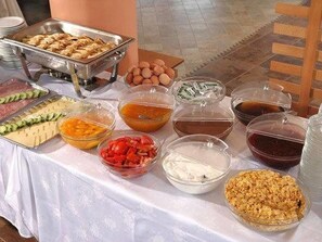 Free daily buffet breakfast - Hotel Calypso (Kassandra)