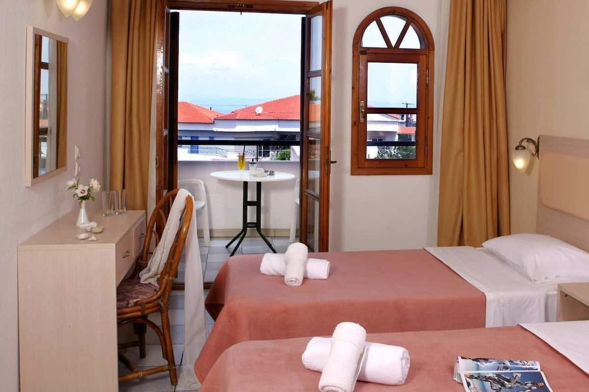 In-room safe, iron/ironing board
