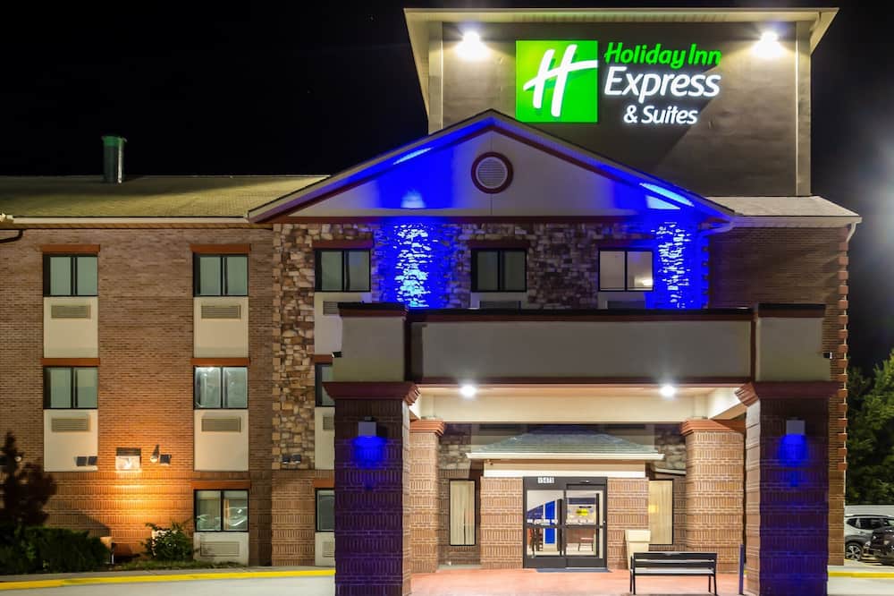 Holiday Inn Express & Suites Olathe South by IHG