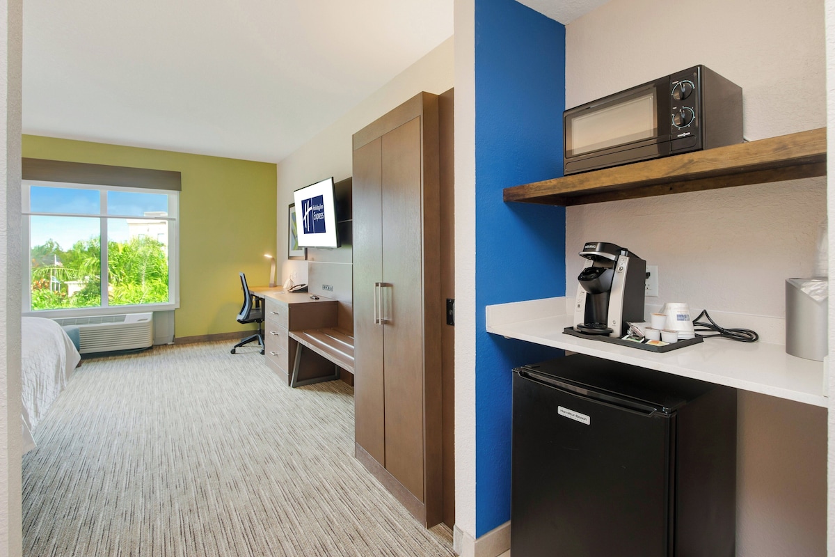 In-room safe, desk, blackout drapes, iron/ironing board