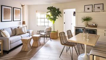 West Tower Suite, 1 King Bed, Non Lakeview, Non Smoking | Living area | TV