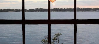 Inn On The Lakes