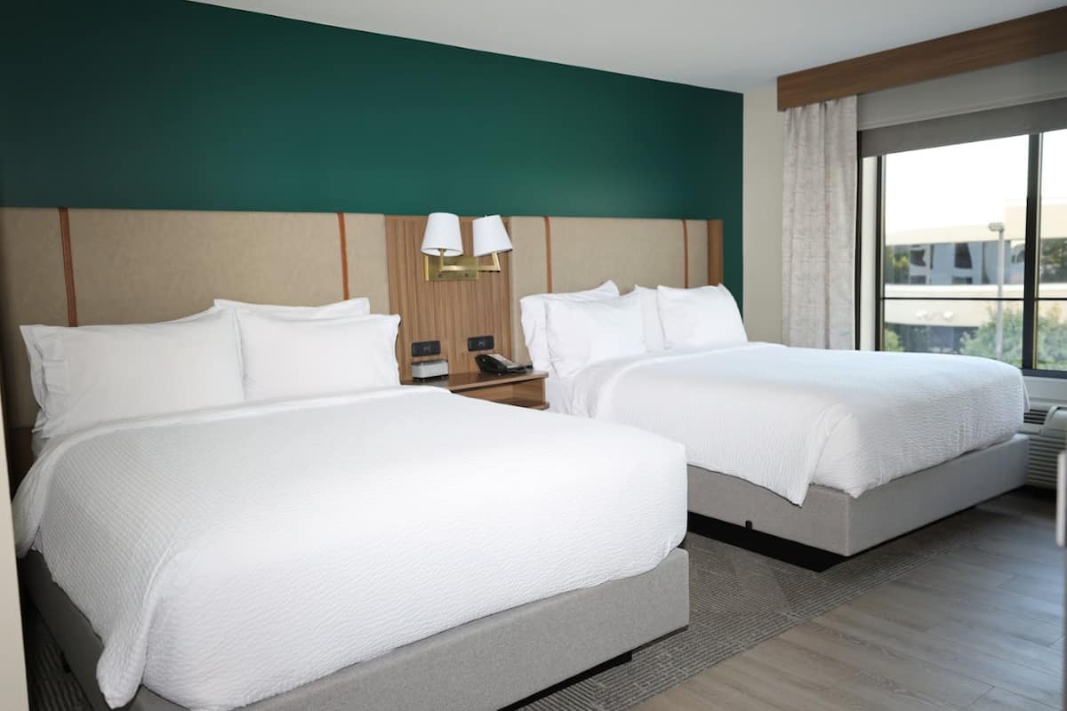 In-room safe, desk, laptop workspace, iron/ironing board