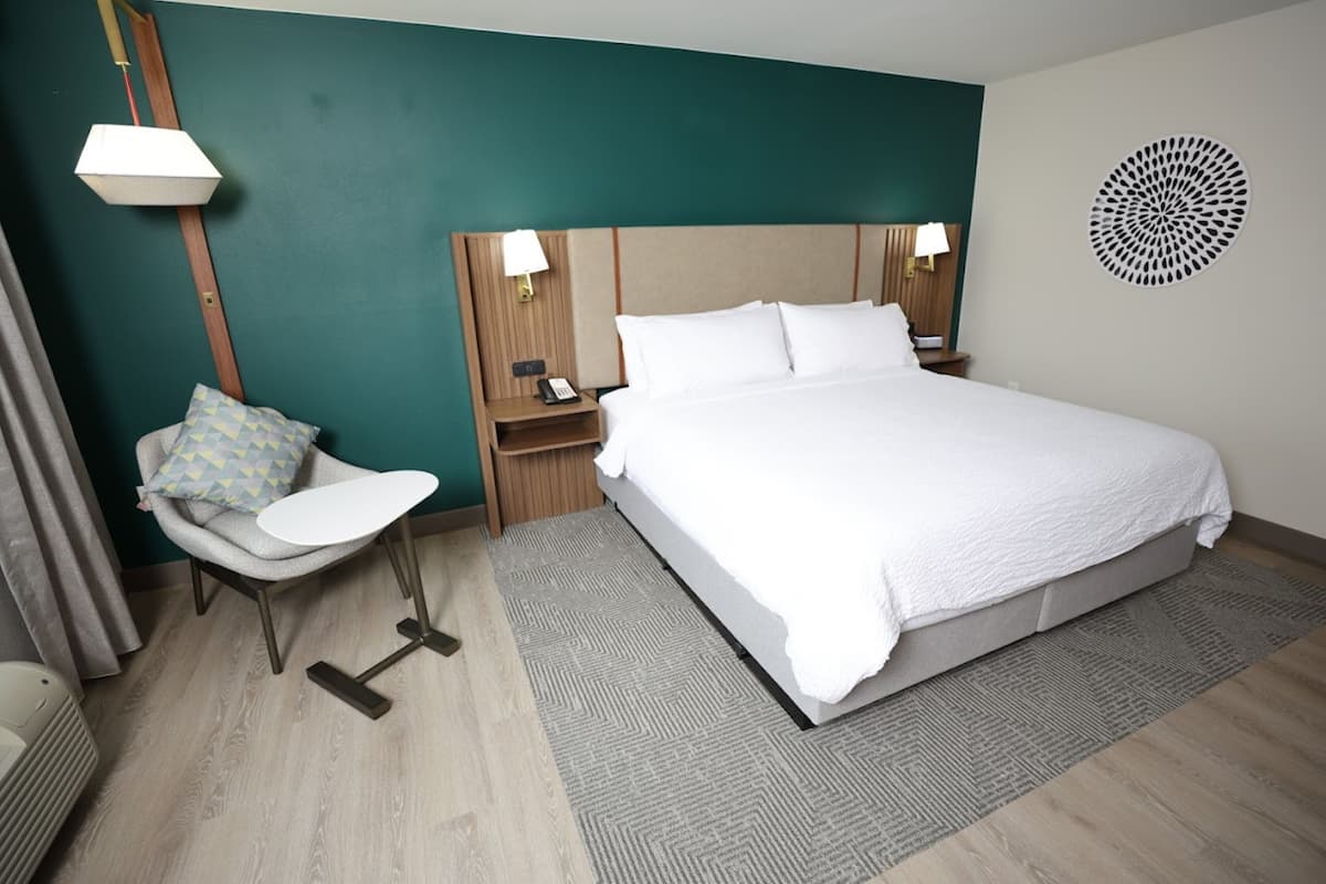 1 bedroom, in-room safe, desk, laptop workspace