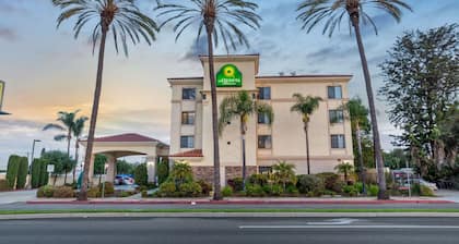 La Quinta Inn & Suites by Wyndham NE Long Beach/Cypress